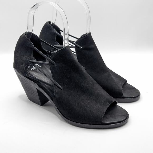 Eileen Fisher Black Suede Block Heel Sandals Size 7 Minimalist Quiet Luxury - Picture 2 of 6